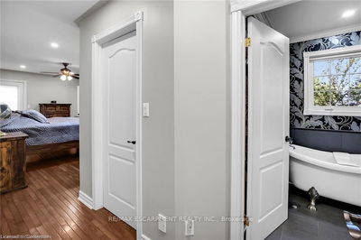 975 Foss Rd, Pelham - Fenwick image-0-4