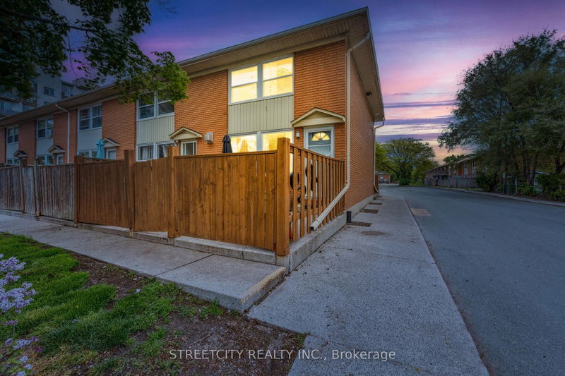 Unit 1 — 834 Exmouth St, Sarnia - Sarnia image-0-0
