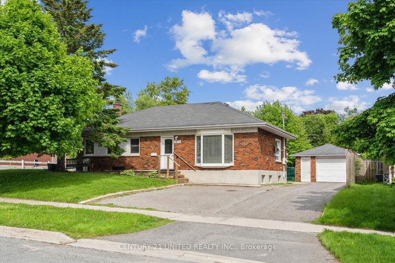 1294 Victory Dr, Peterborough Central - 3 Old West End image-0-0