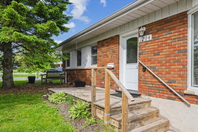 1294 Victory Dr, Peterborough Central - 3 Old West End image-0-4