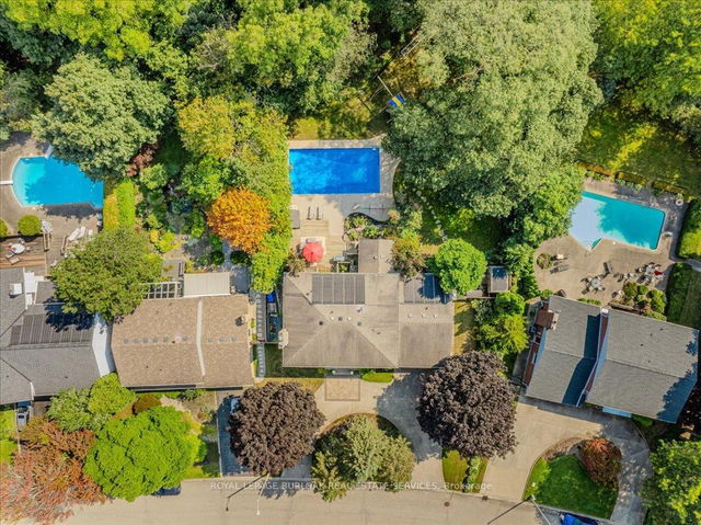 11 Robinhood Drive