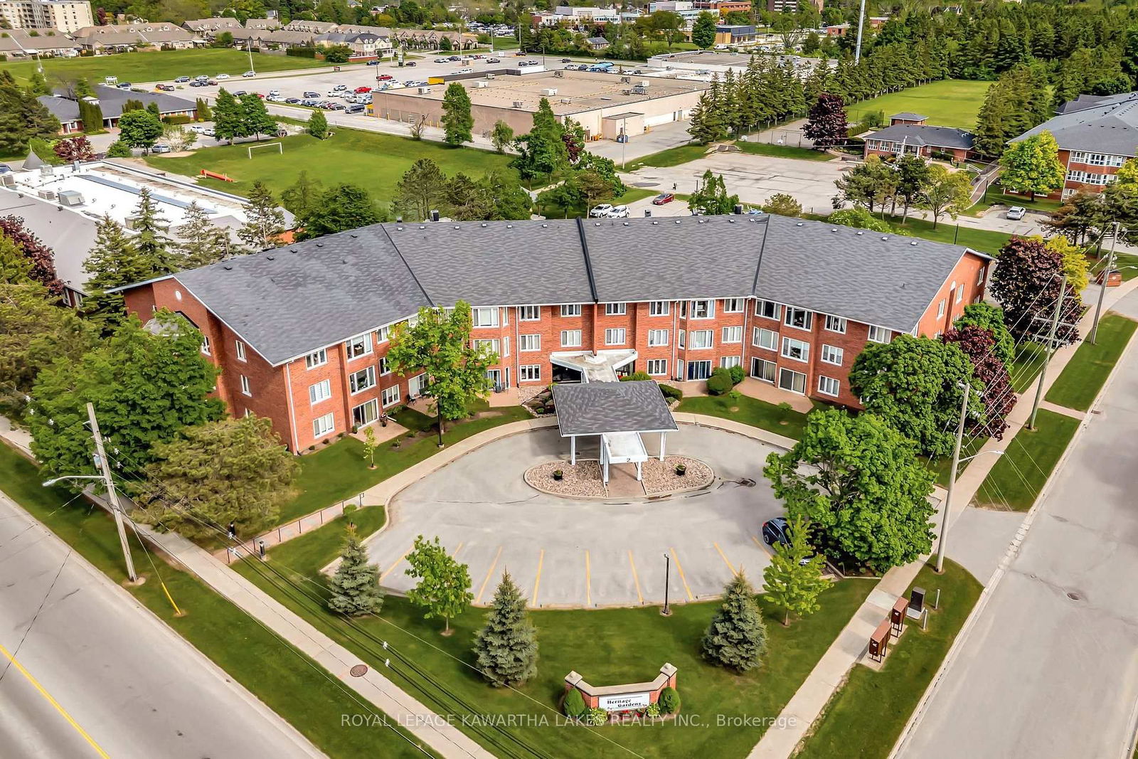 Condo for sale at 303-2 Heritage Way, Kawartha Lakes, Lindsay, K9V 5P5 - MLS: X12184565