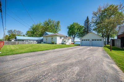 1215 Burns Dr, Pembroke - Laurentian Valley image-0-1