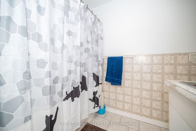1215 Burns Dr, Pembroke - Laurentian Valley image-0-2