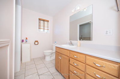 1215 Burns Dr, Pembroke - Laurentian Valley image-0-4