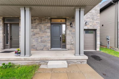 12 Lindsay Way, Grimsby - Grimsby Beach image-0-2