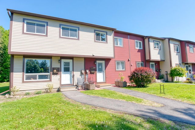 227 Teal Crescent