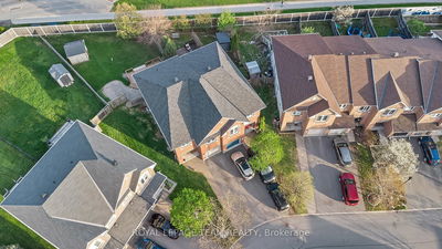 1078 Candlewood St, Ottawa - Avalon East