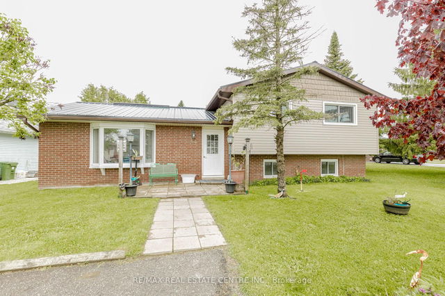 14 Pine Court