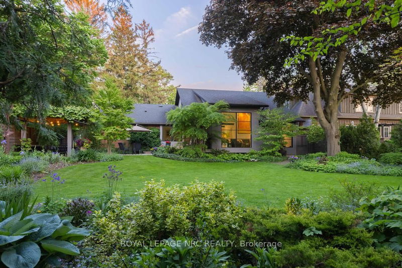 571 Charlotte St, Niagara-on-the-Lake - Town image-0-0