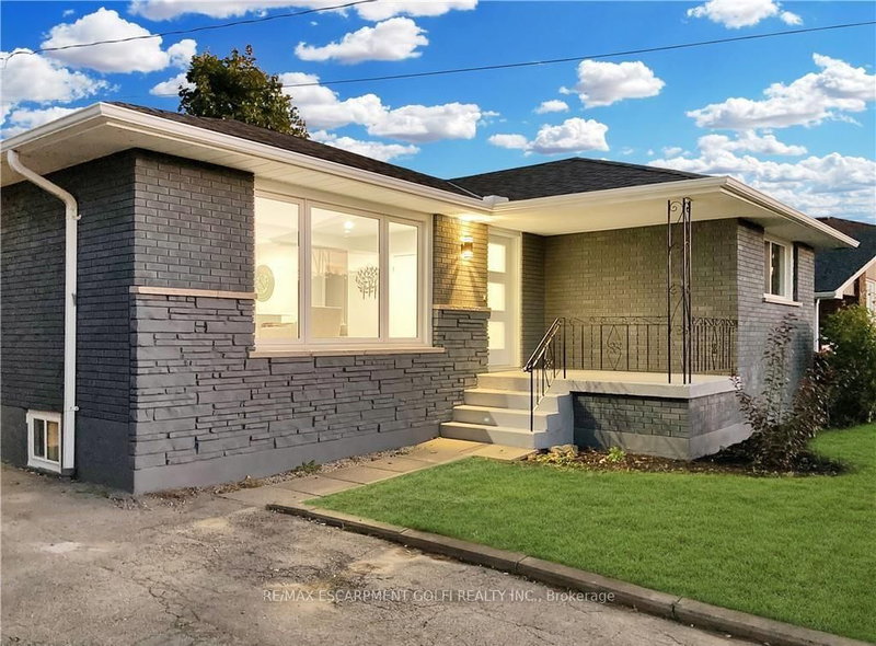 89 Greeningdon Dr, Hamilton, L9A 3A8 | Image 3