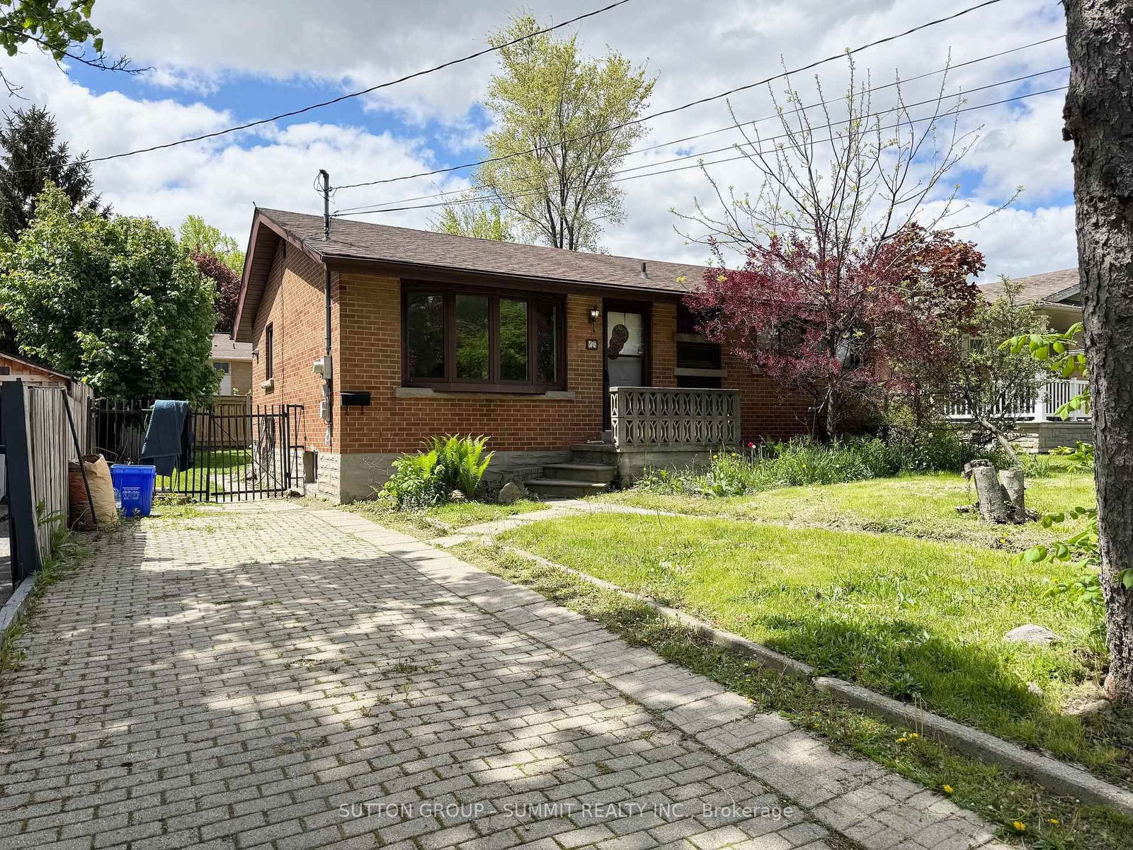 Listing photo 2