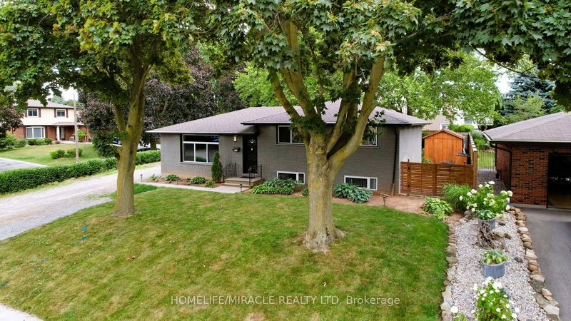 374 Book Rd, Grimsby - Grimsby Beach image-0-0
