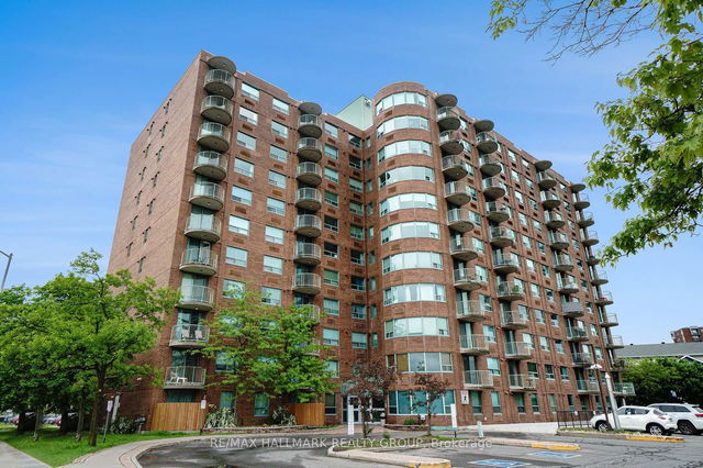 302 - 1440 Heron Road