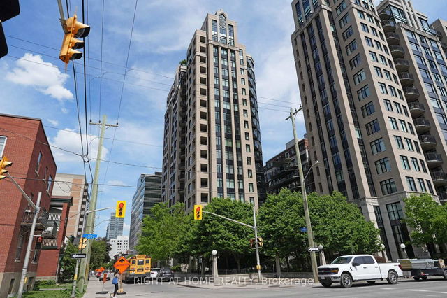 1210 - 235 Kent Street