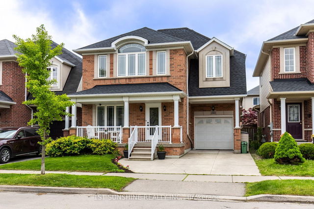 233 SPRINGVALLEY Crescent