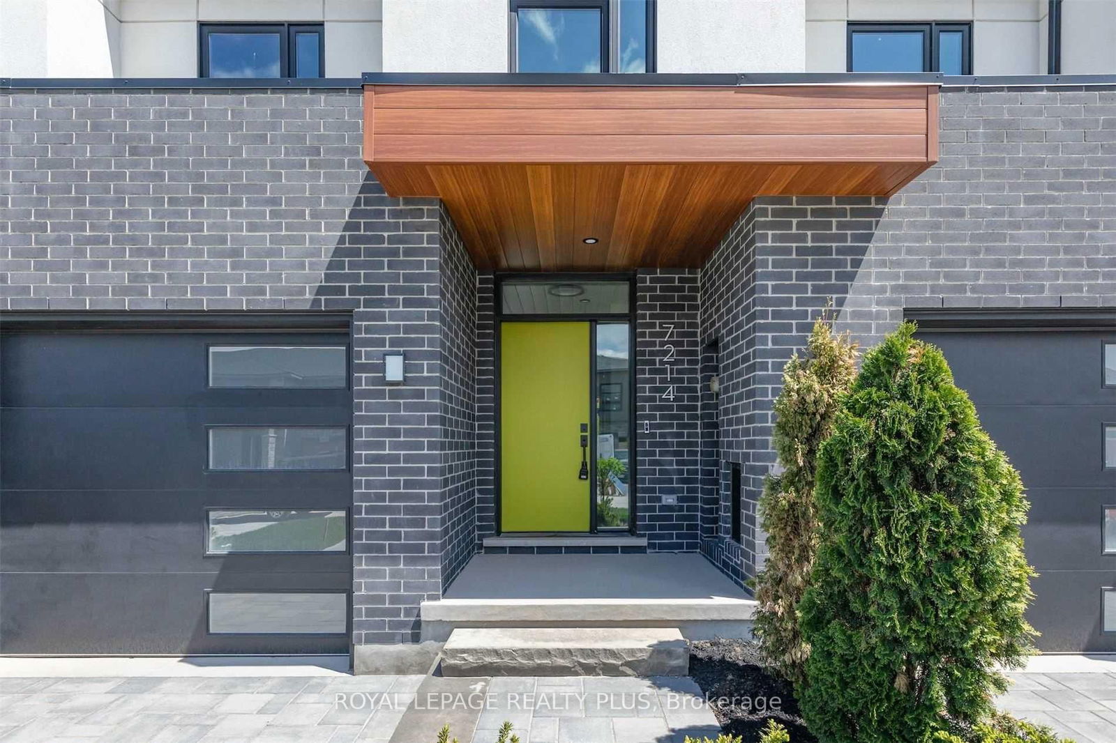 Townhouse for sale at 7214 Parsa Street, Niagara Falls, Brown, L2H 3T1 - MLS: X12186534