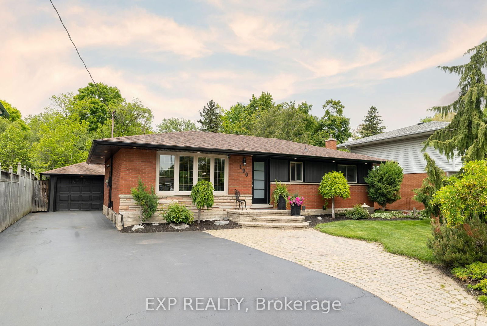 Detached House for sale at 190 Ross Avenue, Kitchener, N2A 1V6 - MLS: X12186642
