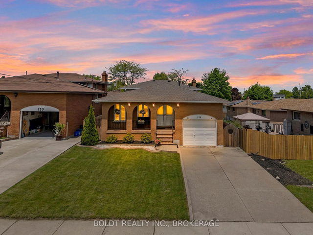 124 Quaker Crescent