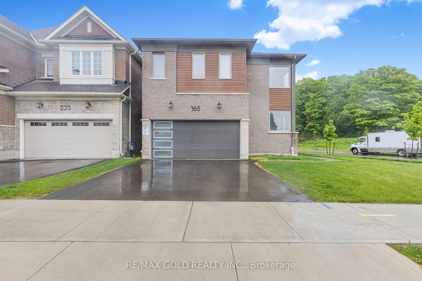 Detached House for sale at 165 Forestwalk Street, Kitchener, N2R 0T2 - MLS: X12186942