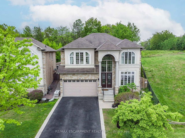 240 CLOVERLEAF Drive