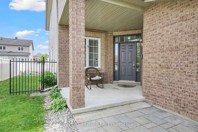 915 Gosnell Terrace