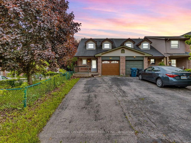 2 Grandridge Crescent