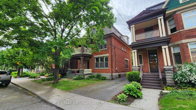 3 - 122 Fourth Avenue