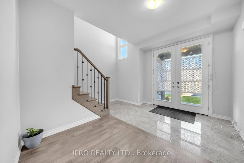 Main - 7878 Seabiscuit Dr, Niagara Falls, L2H 3T9 | Image 2