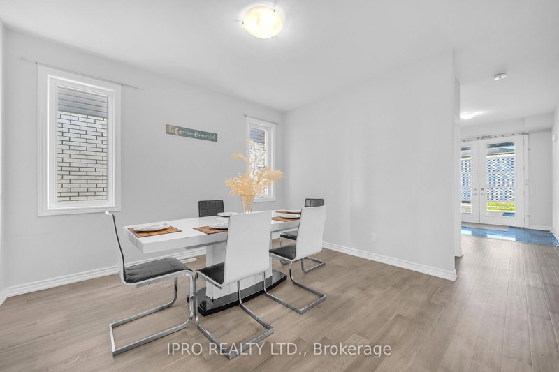 Main - 7878 Seabiscuit Dr, Niagara Falls, L2H 3T9 | Image 3