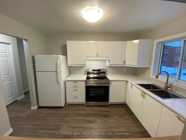 3 - 225 Presland Road