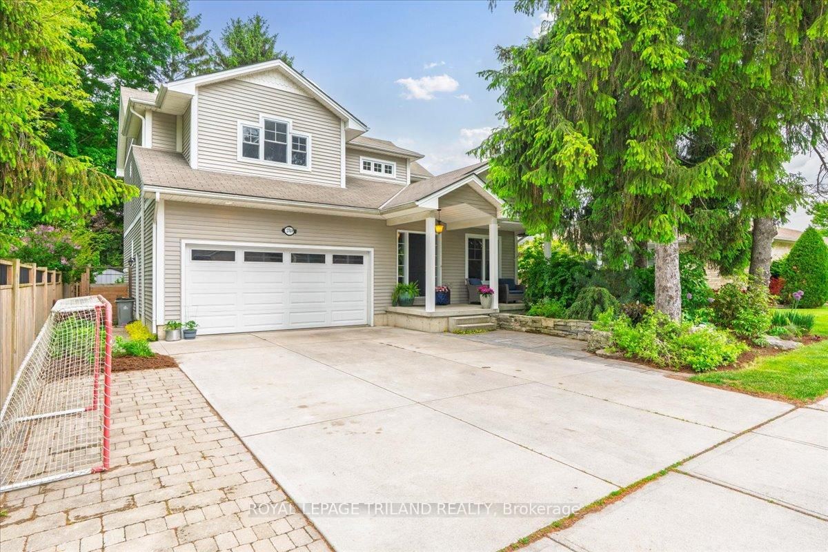 Detached House for sale at 215 Deruiter Drive, Strathroy-Caradoc, NE, N7G 4A6 - MLS: X12188467
