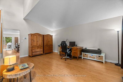 215 Deruiter Dr, Strathroy-Caradoc - NE image-0-3