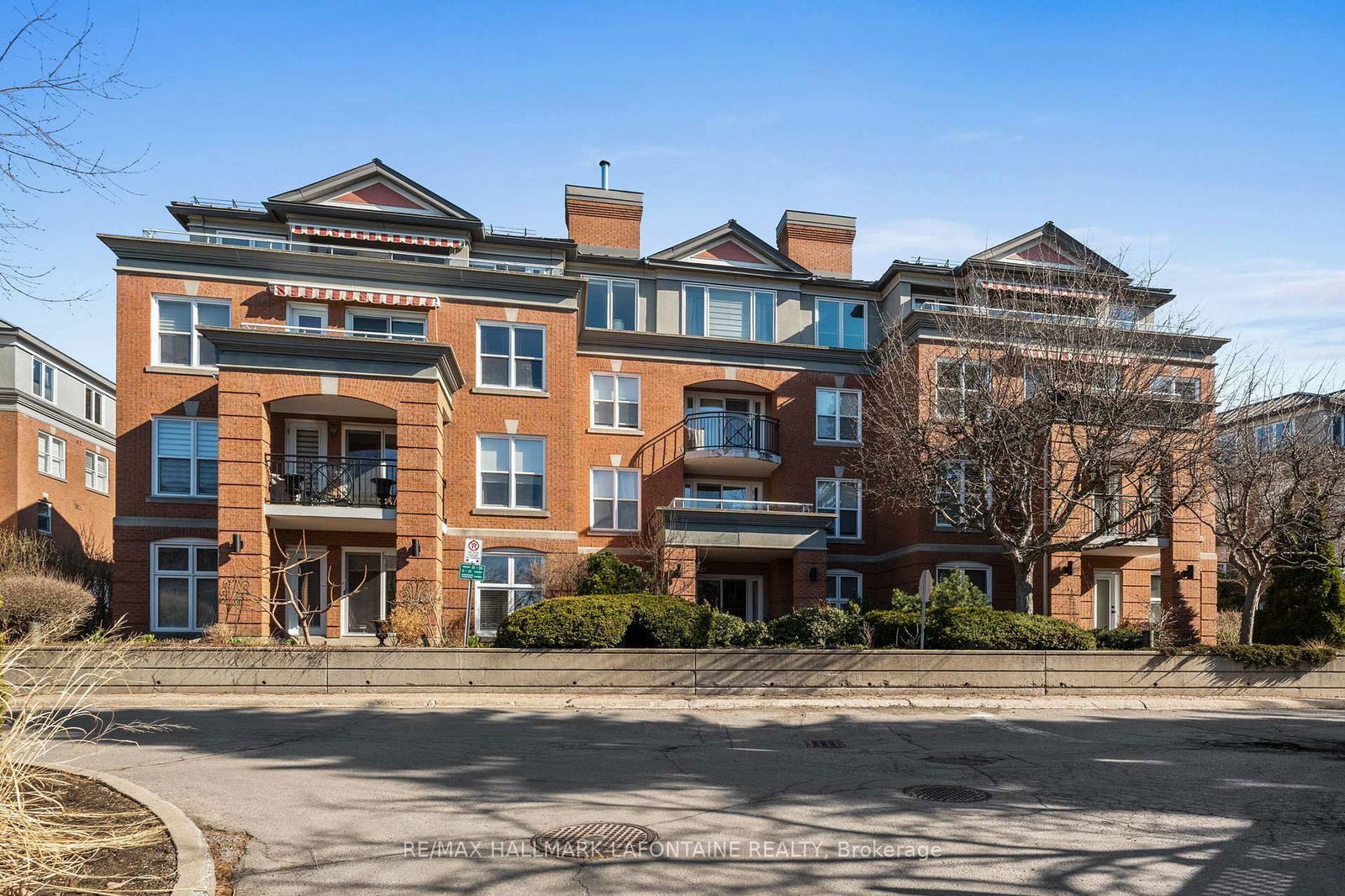 Condo for sale at 101-21 Durham Private, Ottawa, Ontario, K1M 2H8 - Lindenlea - MLS: X12189002