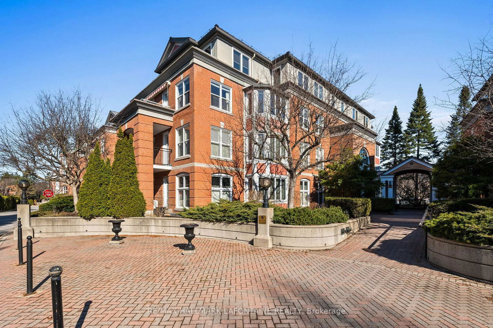 Condo for sale at 101-21 Durham Private, Ottawa, Ontario, K1M 2H8 - Lindenlea - MLS: X12189002
