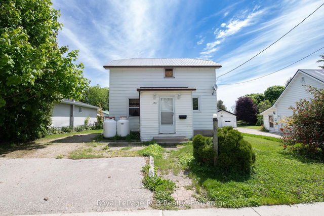 450 JAMES Street W