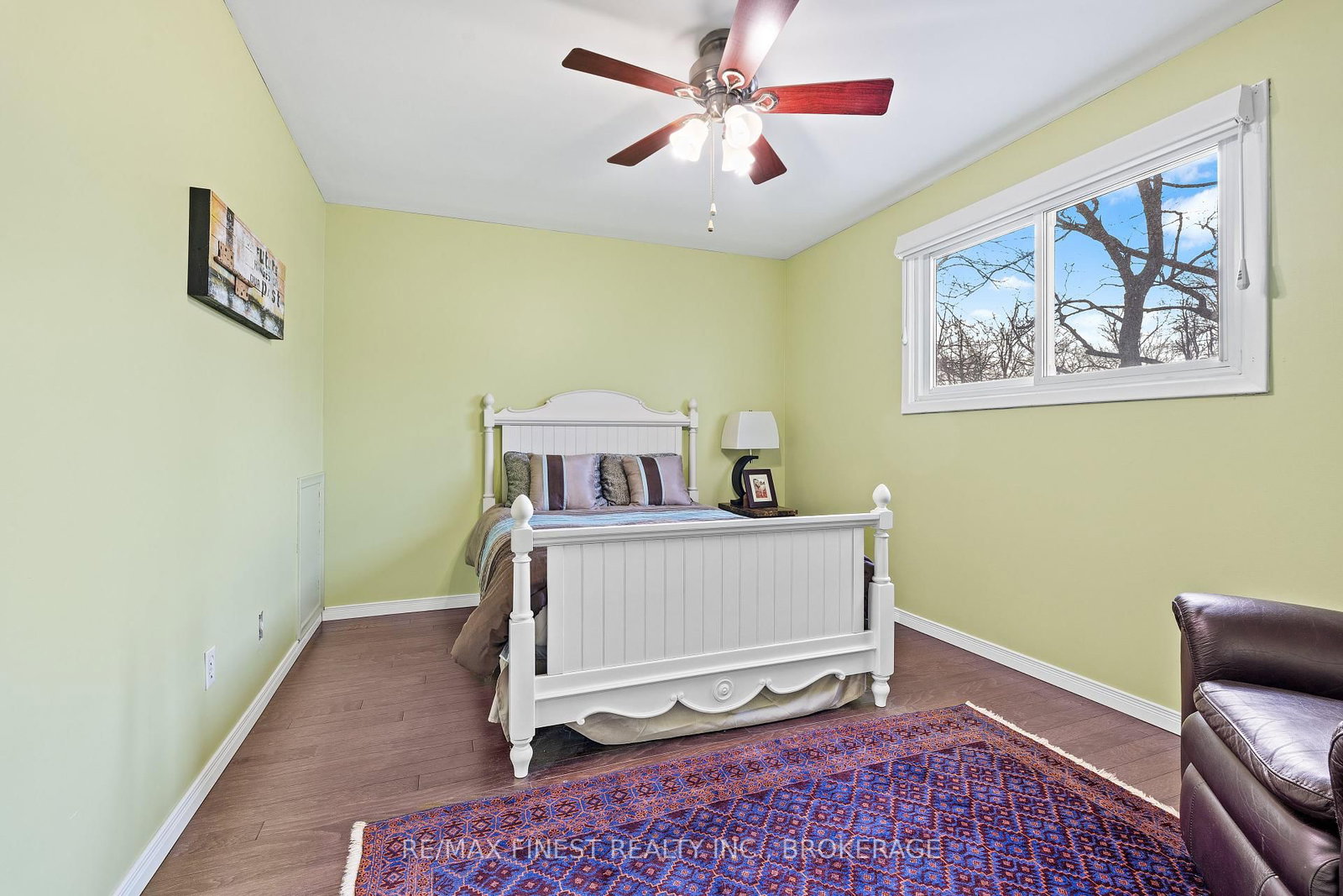 Listing Image 18