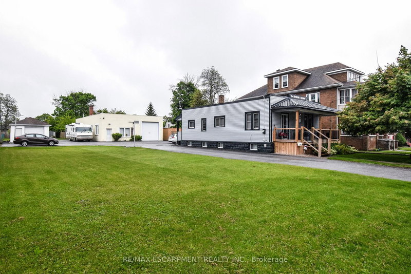 258 Hellems Ave, Welland, L3B 3B7 | Image 3