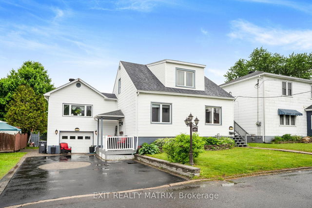 421-423 Garneau Road