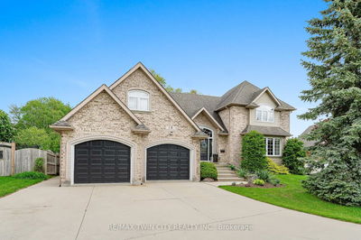 18 Weberlyn Cres, Woolwich -  image-0-1
