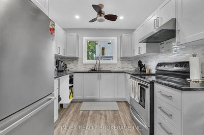 1290 Abbey Crt, Windsor -  image-0-3
