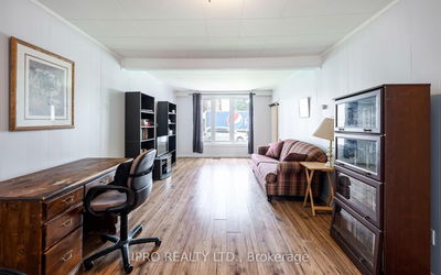 217 Main St, Shelburne - Shelburne image-0-4