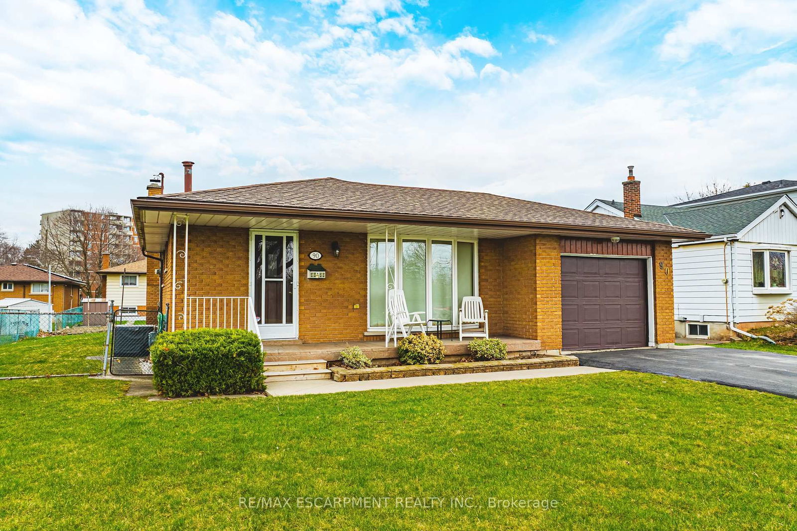 Detached House for sale at 90 Pottruff Road, Hamilton, Kentley, L8H 2M1 - MLS: X12190512