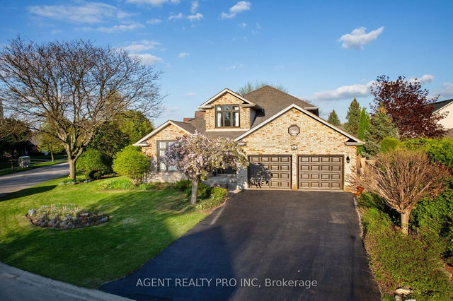 55 Moraine Crescent