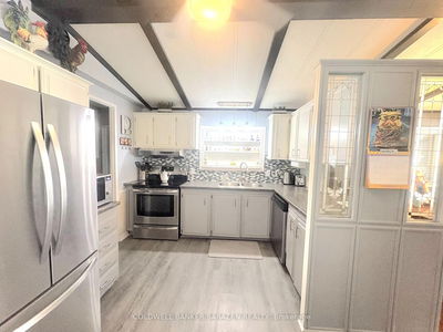 35 Evergreen Lane, White Lake - Mcnab/Braeside Twps image-0-4
