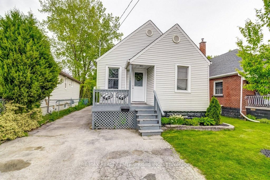 Detached House for sale at 284 Tolton Avenue, Hamilton, Normanhurst, L8H 5P5 - MLS: X12190694