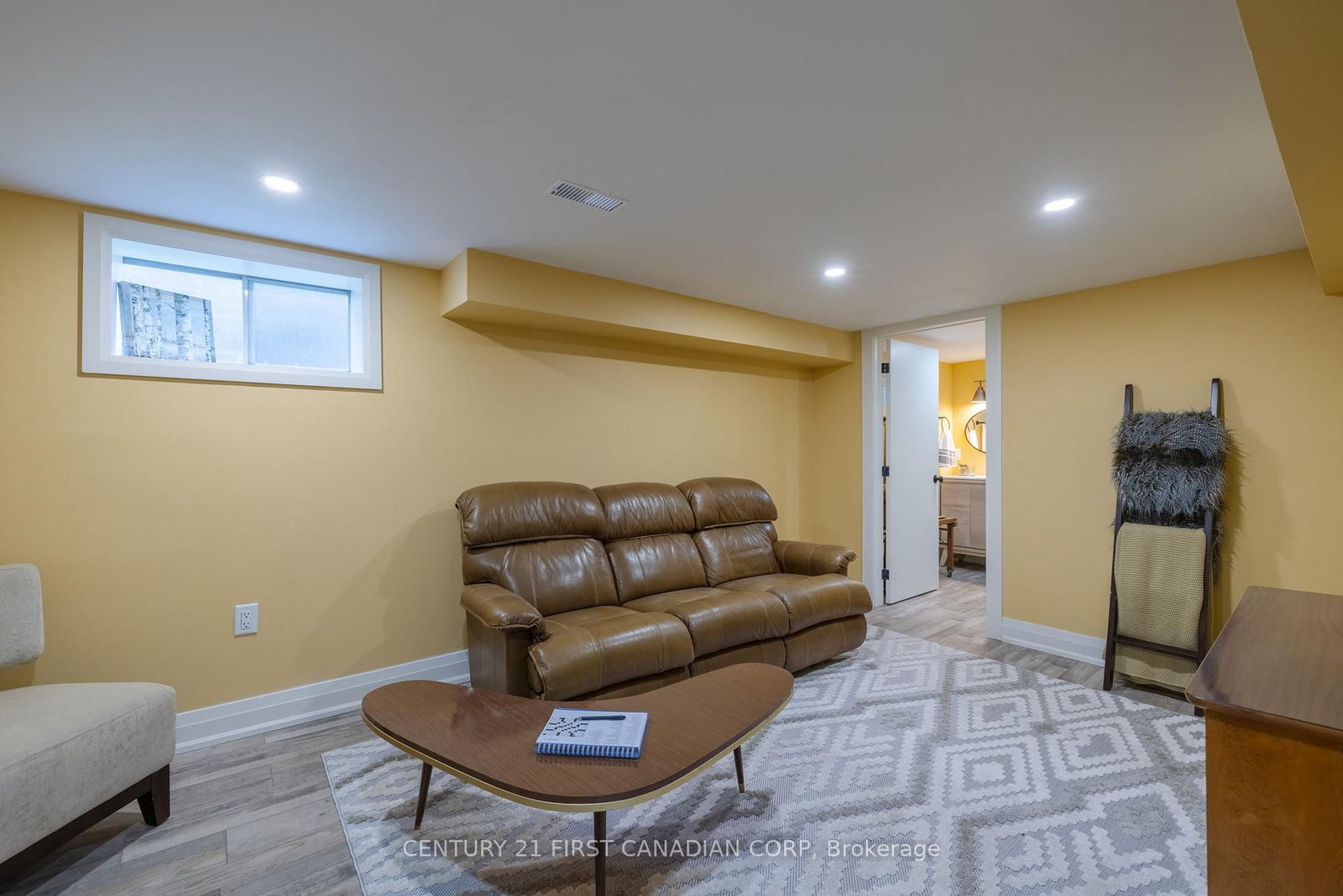 Listing Image 21