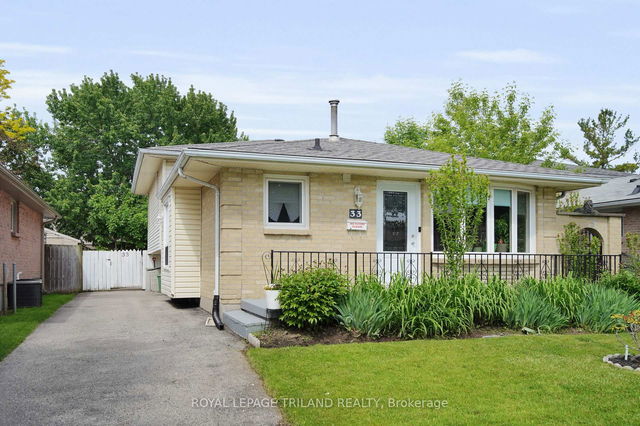 33 Edmunds Crescent