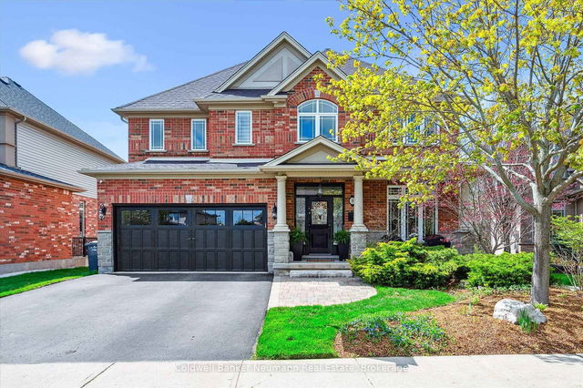 8 Ray Crescent