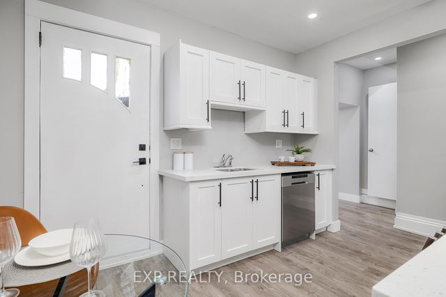 UPPER - 125 Cathcart Street